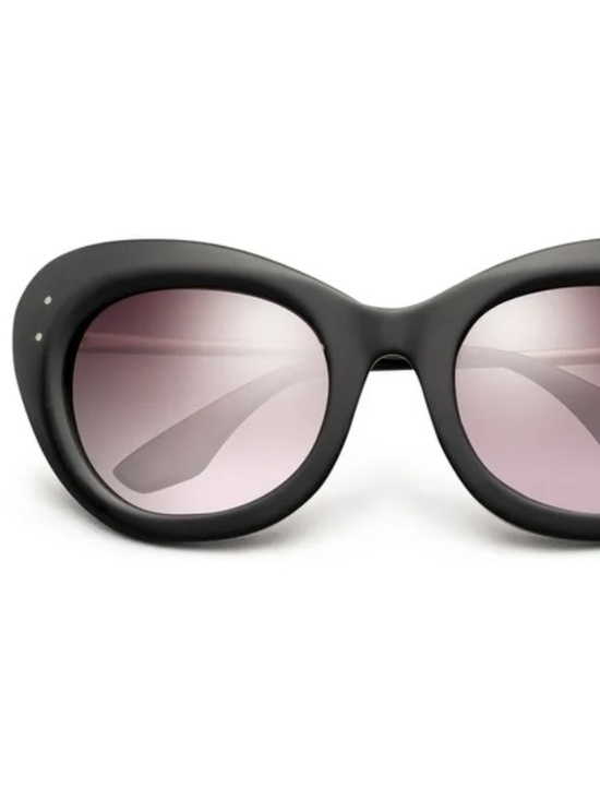 IVI Vision Faye Sunglasses Matte Black Rose Gold | Rose Gradient Lens main image 5